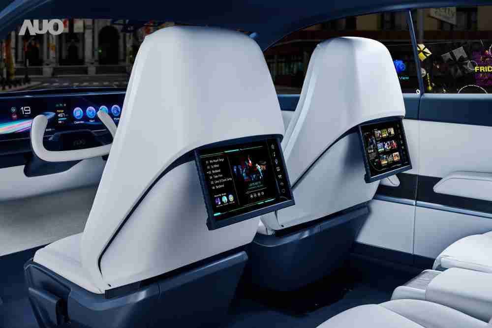 口袋牛店将于CES 展示全新Smart Cockpit 2024，，可紧密串连使用者多元需求，，，并革新座舱内部的应用和设计，，，带来身历其境且引人入胜的视觉飨宴，，，满足驾乘人员的全方位体验